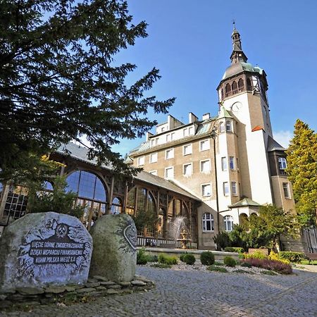 Dom Zdrojowy Hotel ชเวียราโดว์-สโดรยจ์ ภายนอก รูปภาพ